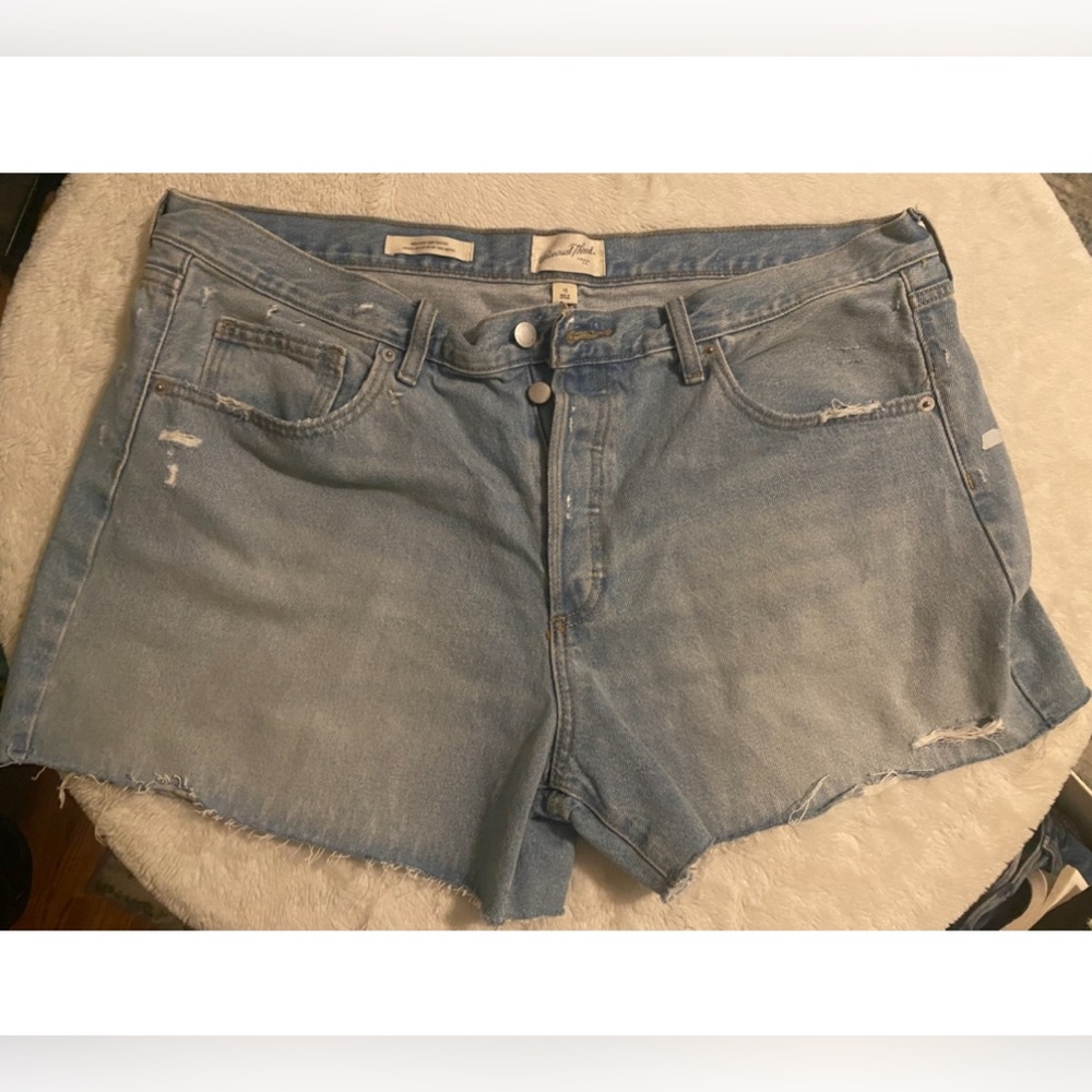 Universal threads 90s Mid-Rise Baggy Jean Short-size 16